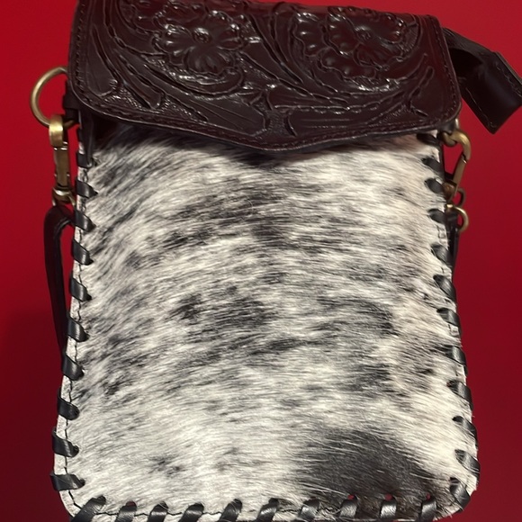 Cowhide crossbody bag - Picture 2 of 4